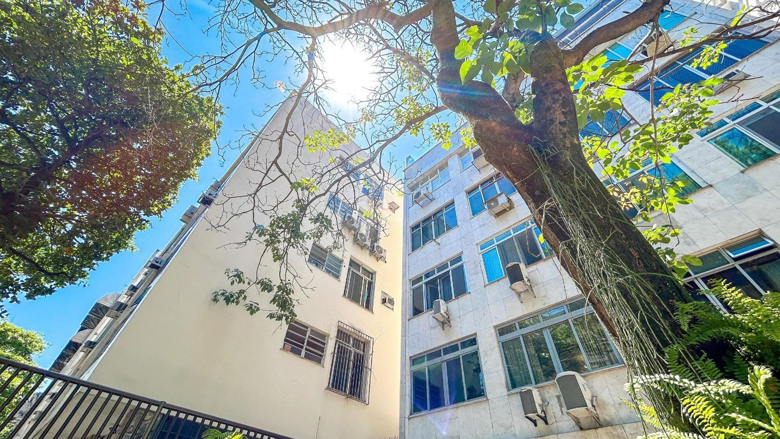 Luxuoso Apartamento de 3 Quartos com Vaga no Leblon