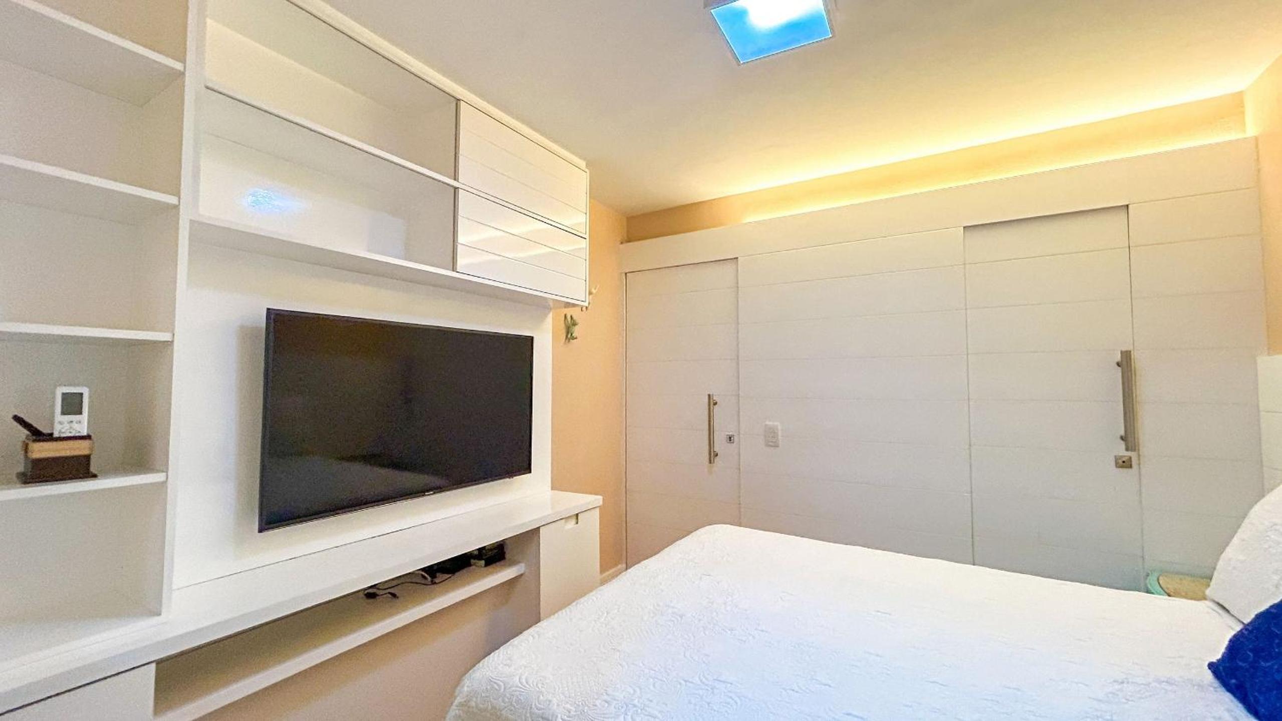 Luxuoso Apartamento de 3 Quartos com Vaga no Leblon