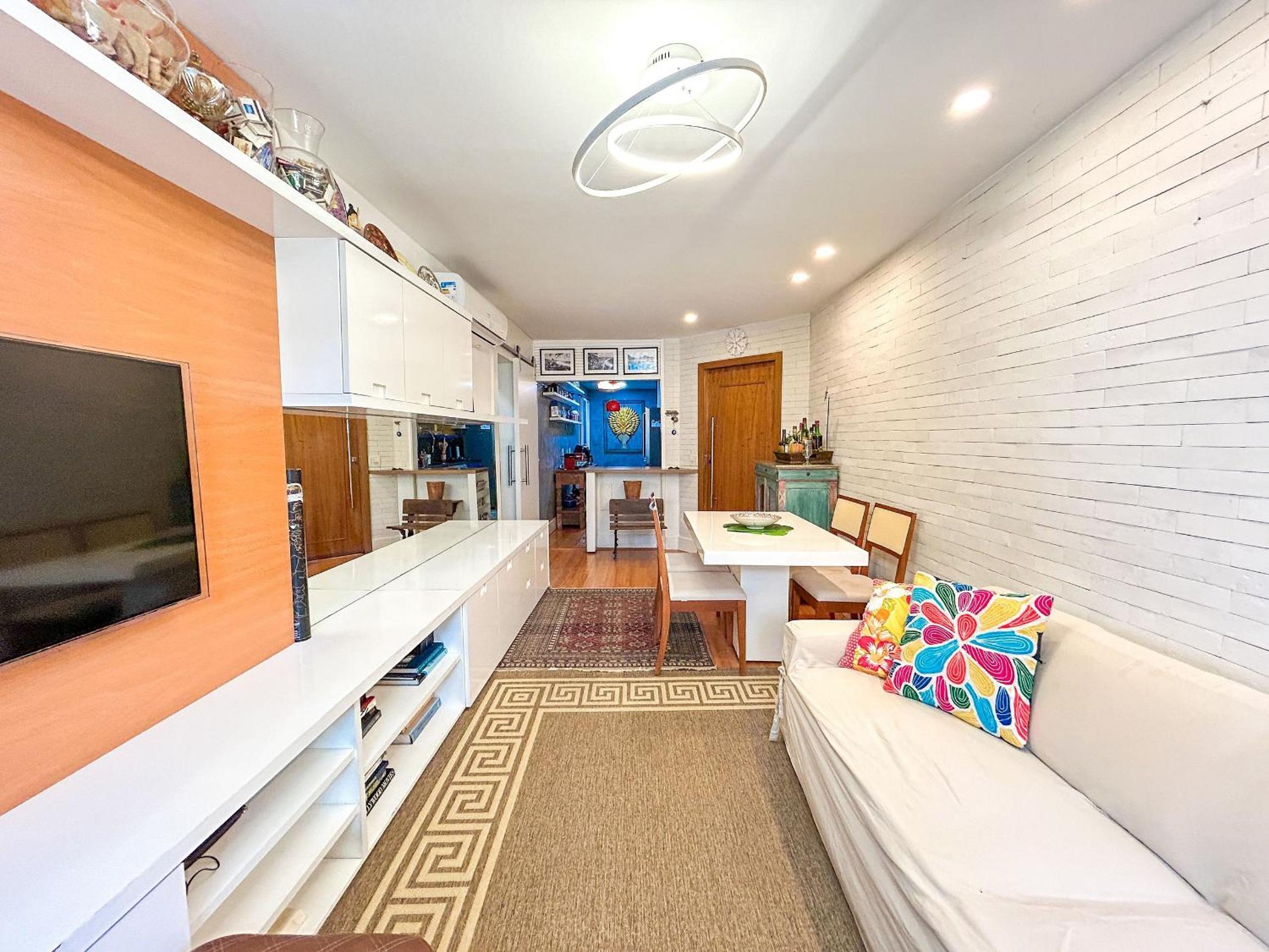 Luxuoso Apartamento de 3 Quartos com Vaga no Leblon