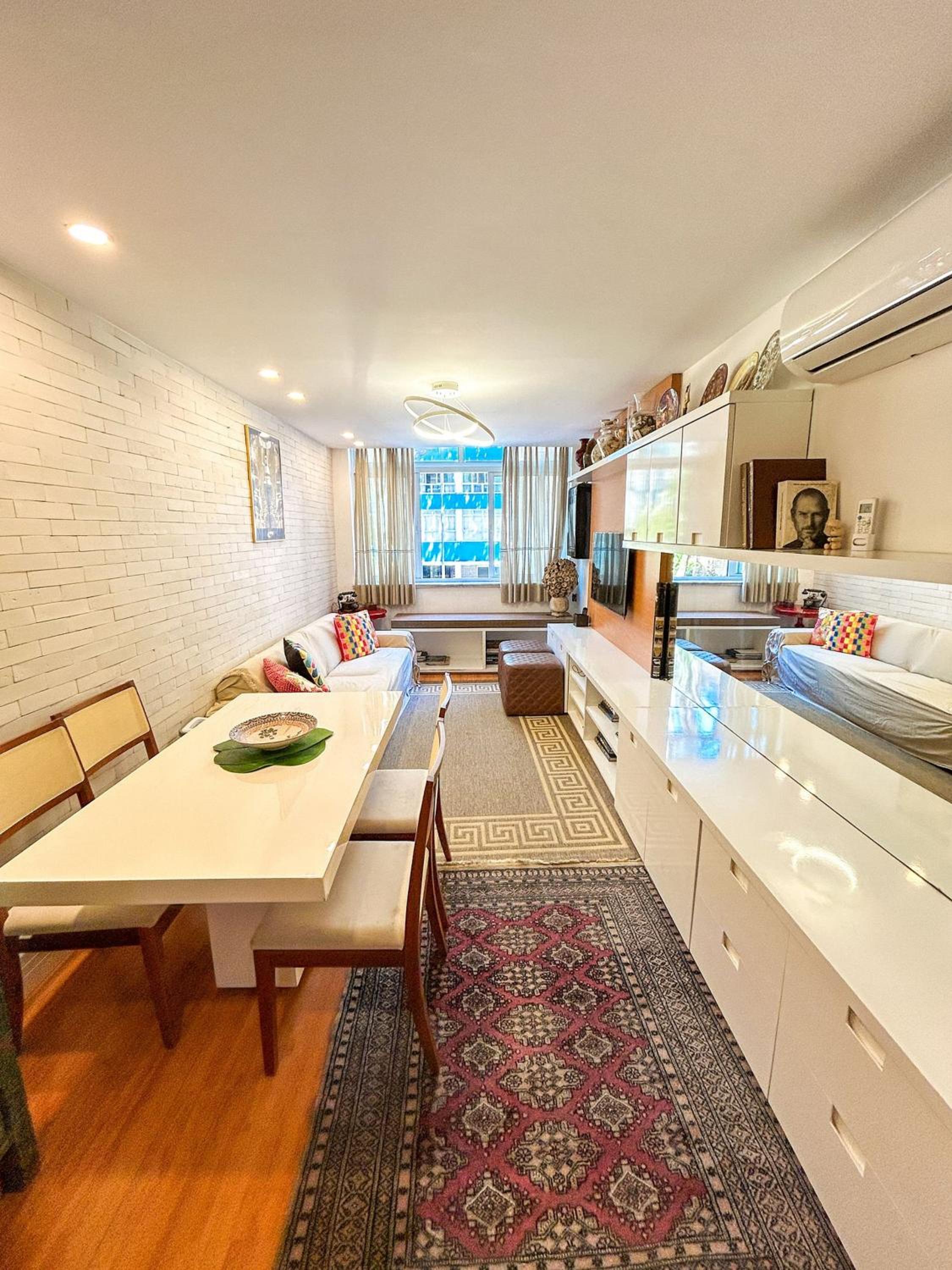 Luxuoso Apartamento de 3 Quartos com Vaga no Leblon