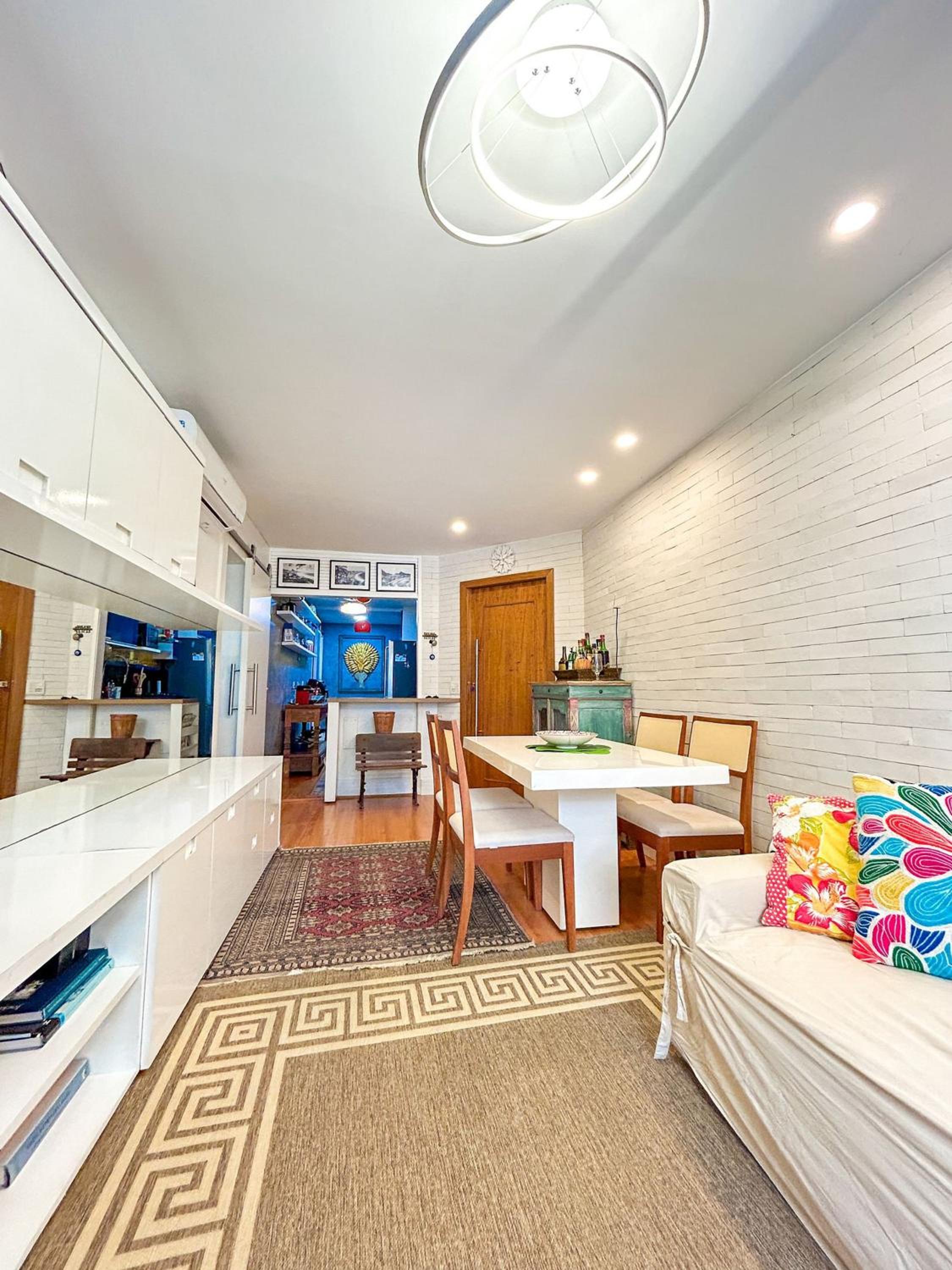 Luxuoso Apartamento de 3 Quartos com Vaga no Leblon
