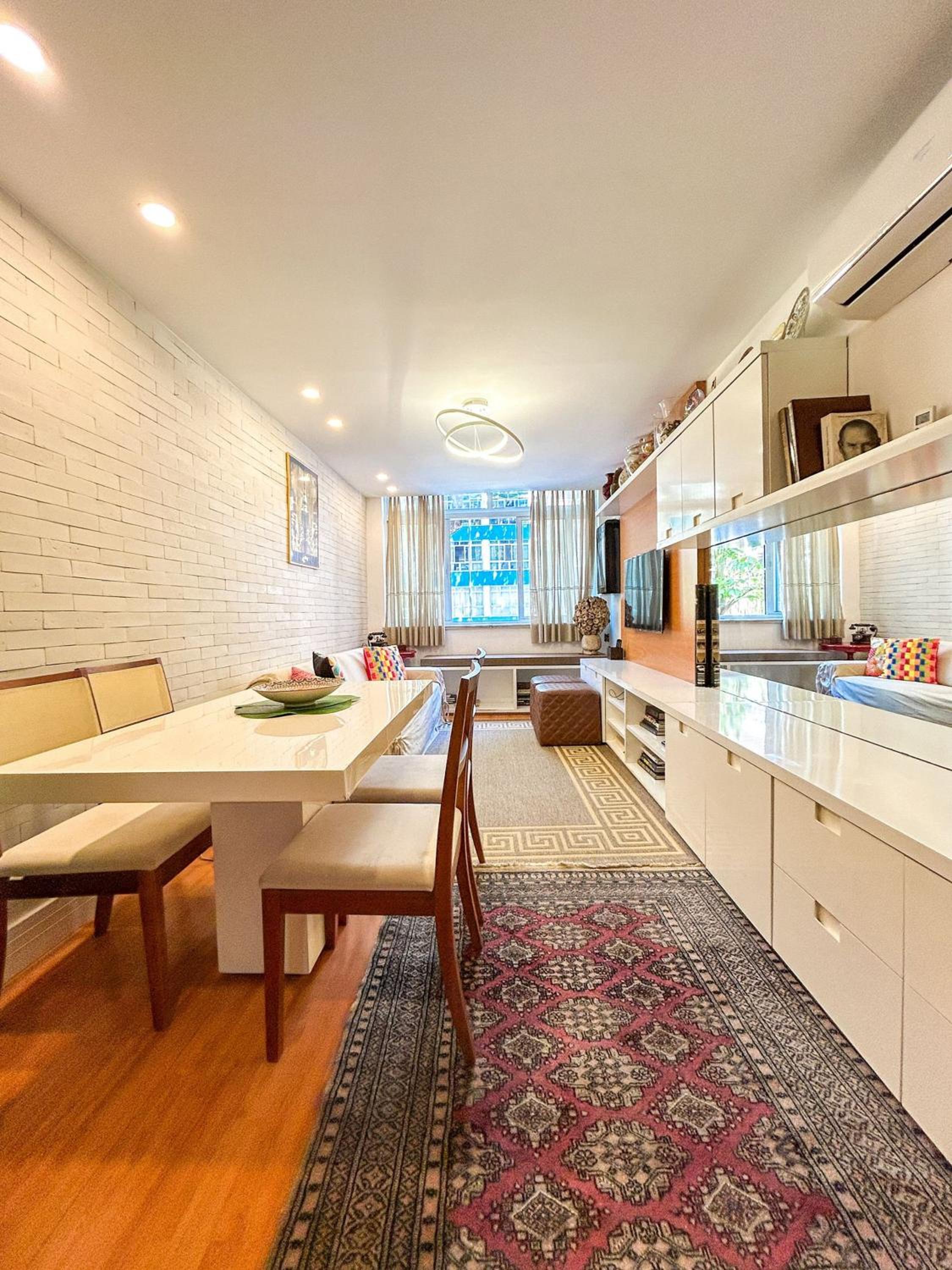 Luxuoso Apartamento de 3 Quartos com Vaga no Leblon