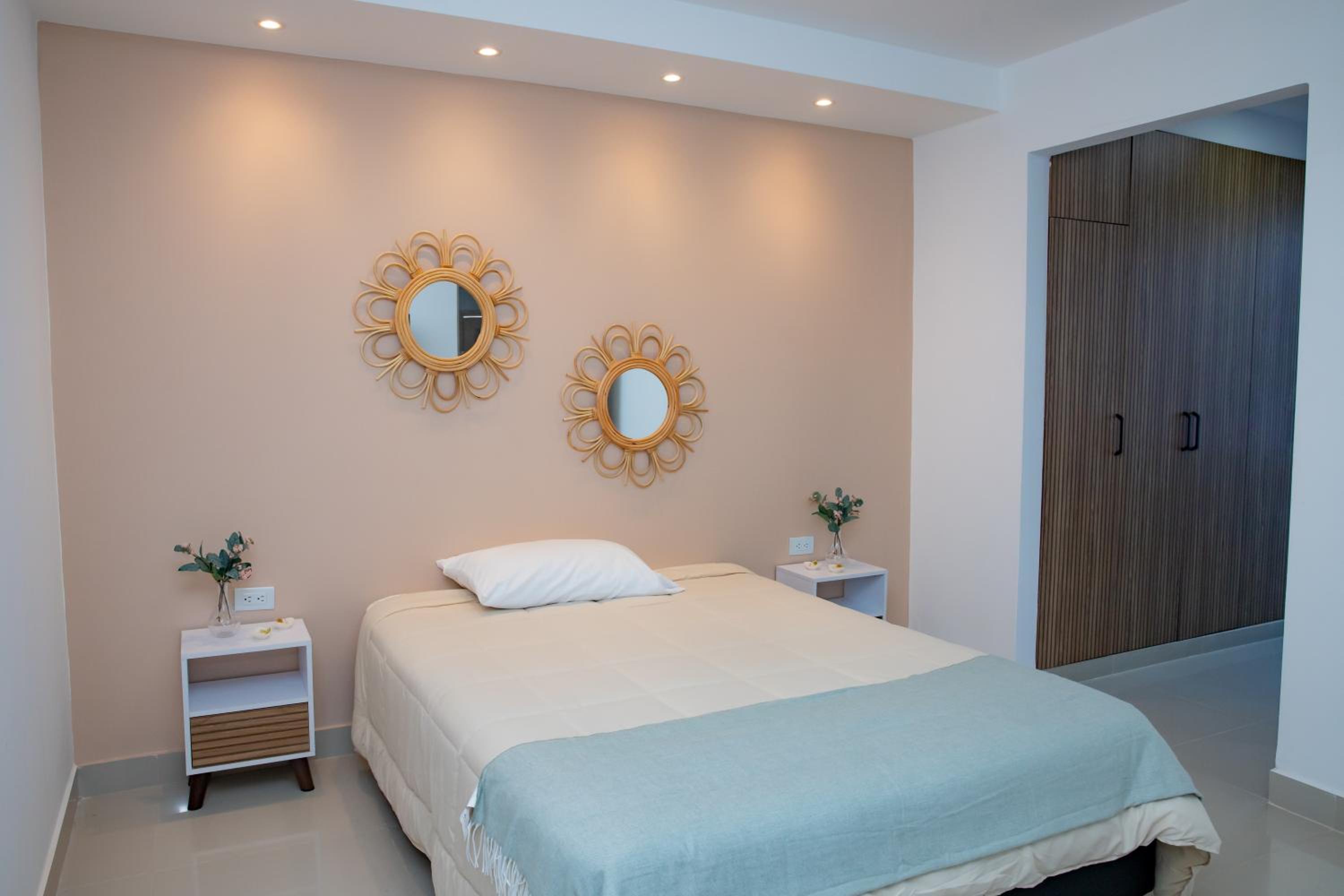 Casa en Barrio Manga Espaciosa-Cómoda-Central