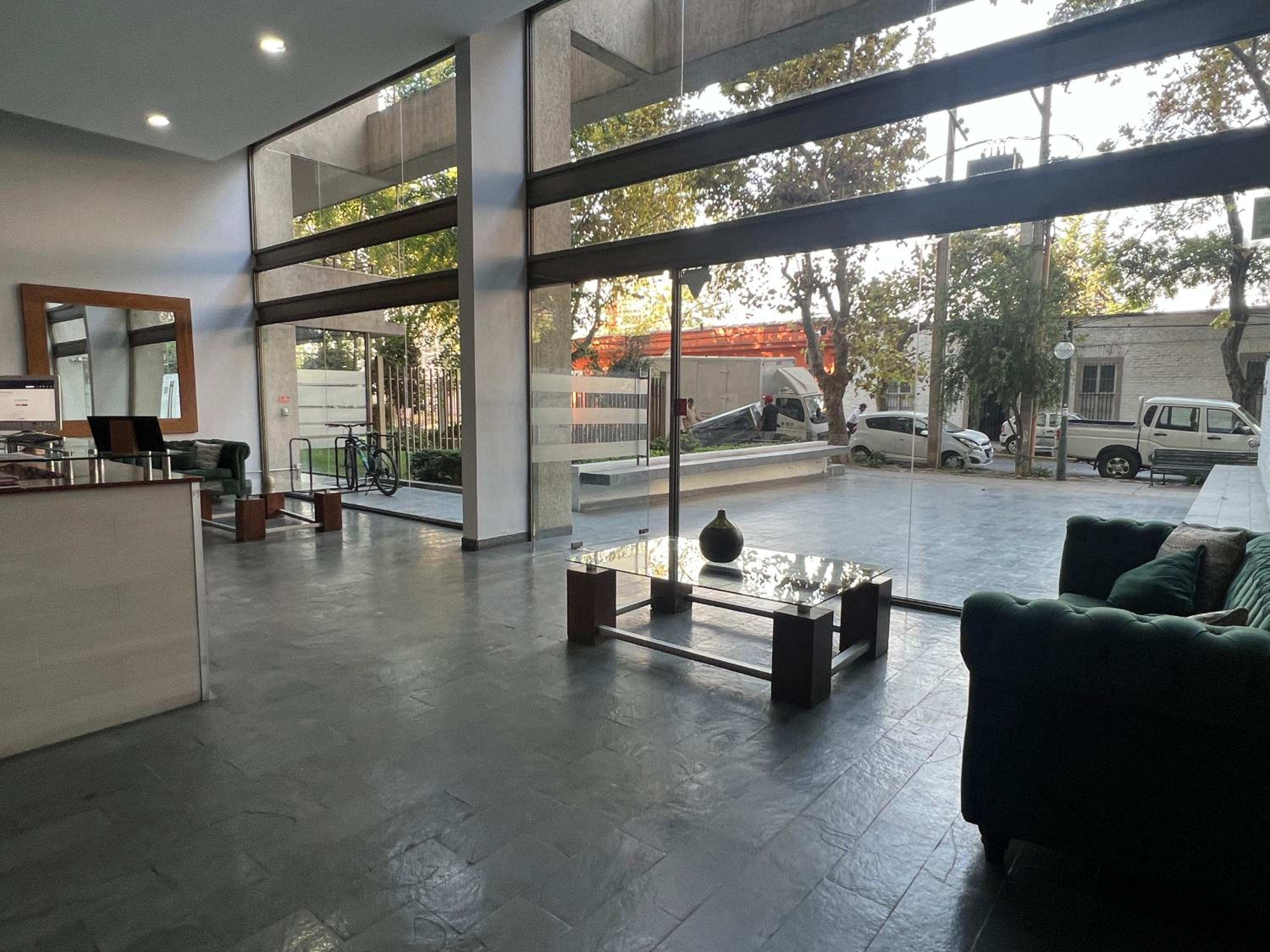 Loica Hosts - Barrio Italia