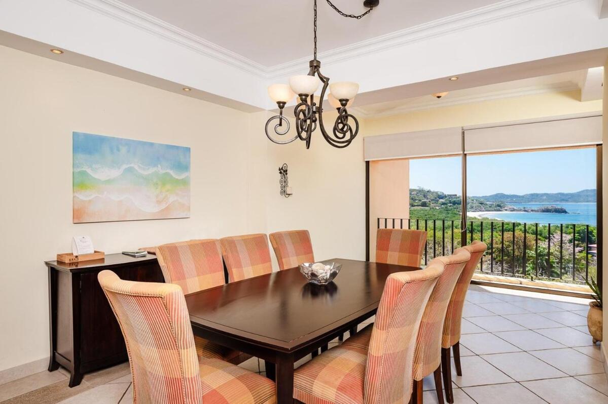 Beautiful Ocean-View Condo in Flamingo - Walk to B