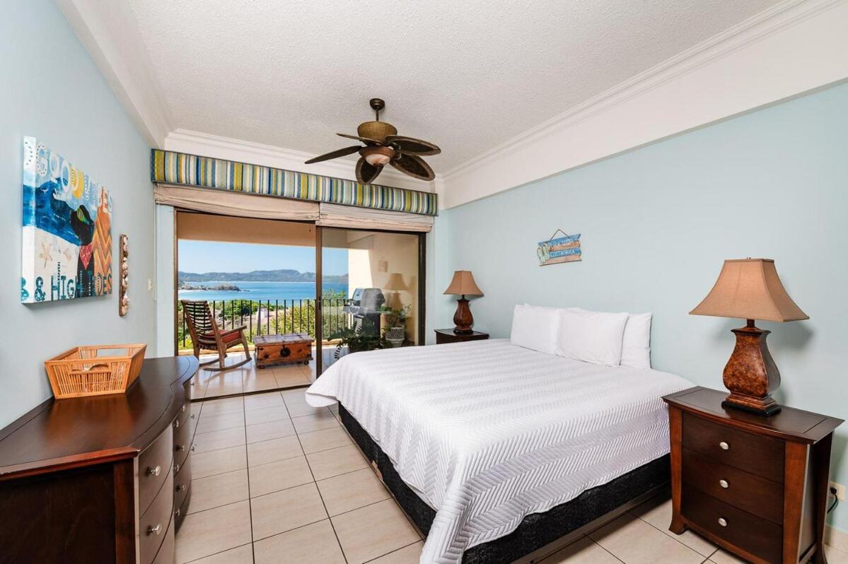 Beautiful Ocean-View Condo in Flamingo - Walk to B