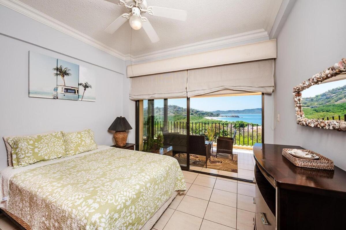 Beautiful Ocean-View Condo in Flamingo - Walk to B
