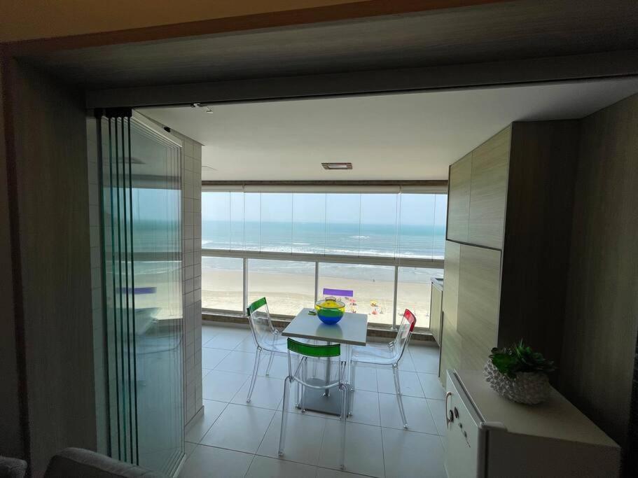 Apartamento em Bertioga, Frente Mar, Vila Clais