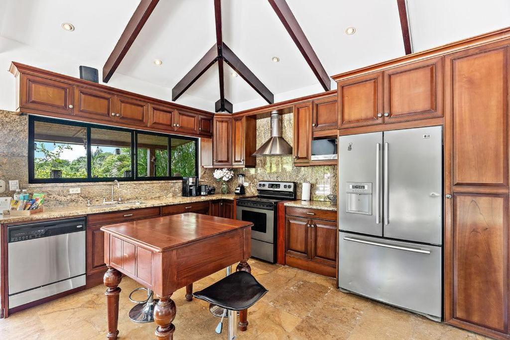 Spacious Villa Retreat in Private Resort