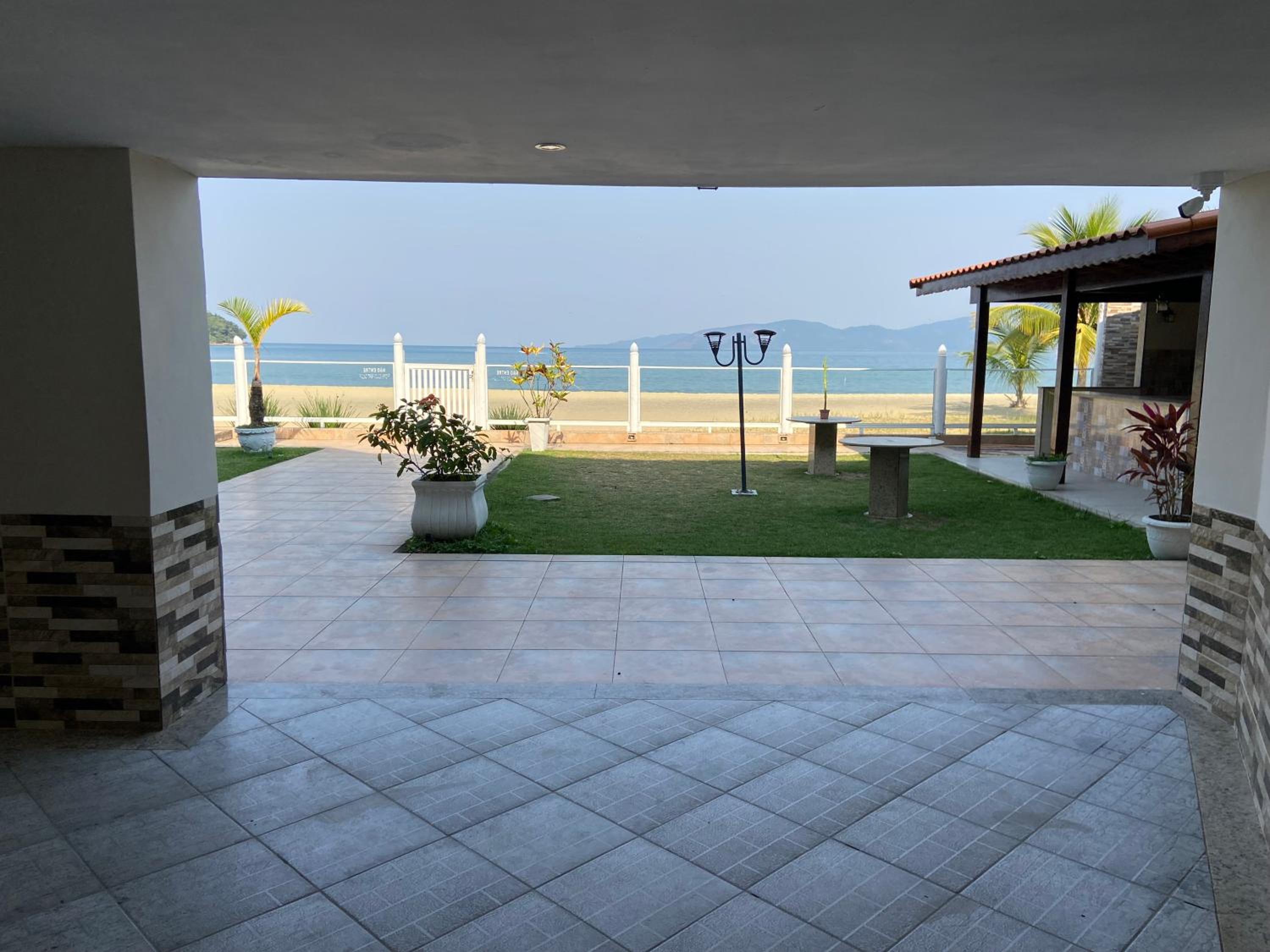 Flat pé na areia em Garatucaia