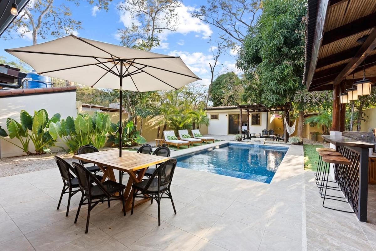 Renovated 4bd 4 Ba Pool
