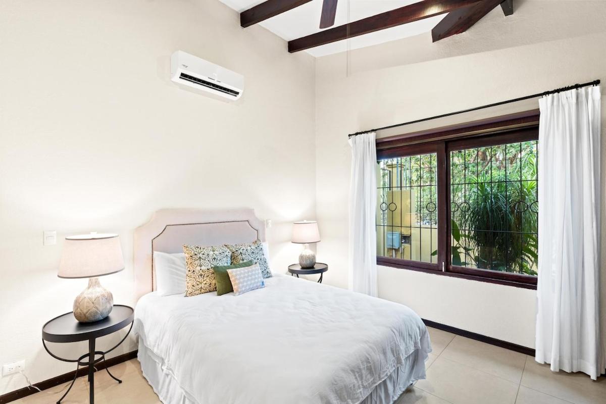 Renovated 4bd 4 Ba Pool