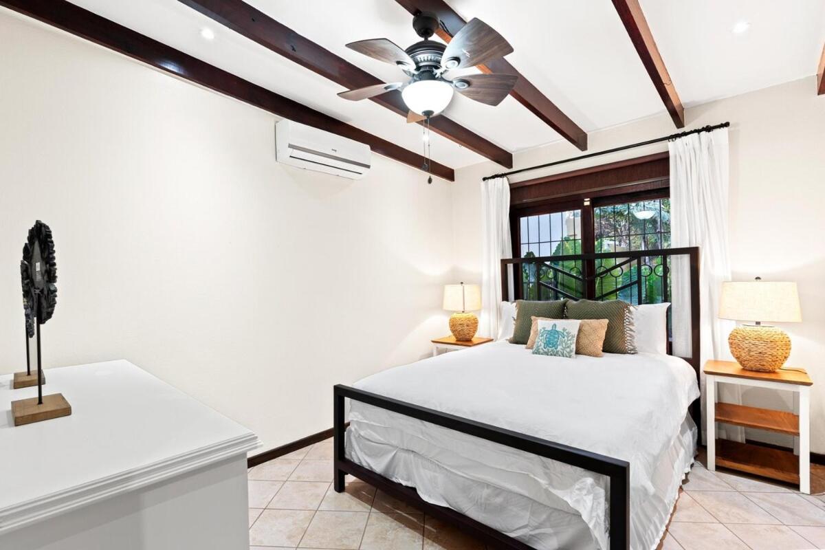 Renovated 4bd 4 Ba Pool