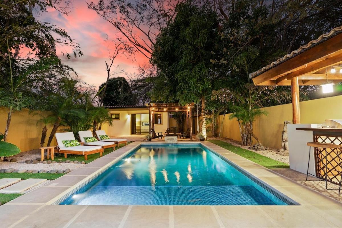 Renovated 4bd 4 Ba Pool