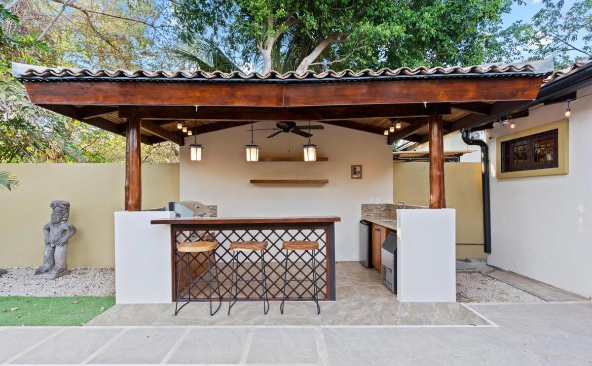 Renovated 4bd 4 Ba Pool