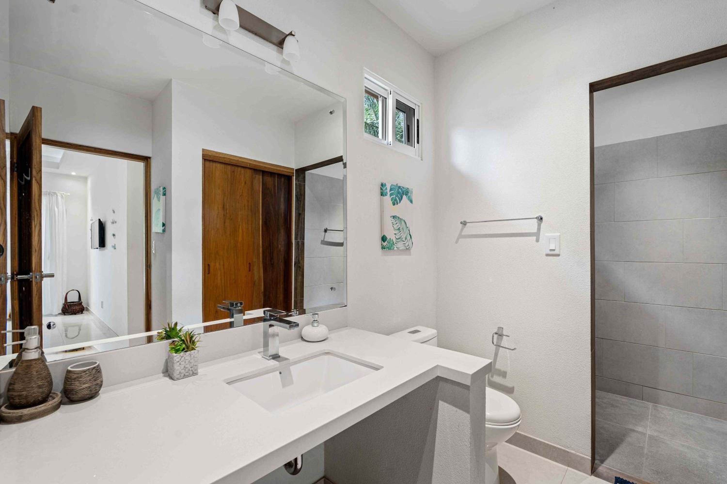 Large Pool 3BD Property Close to Potrero Beach