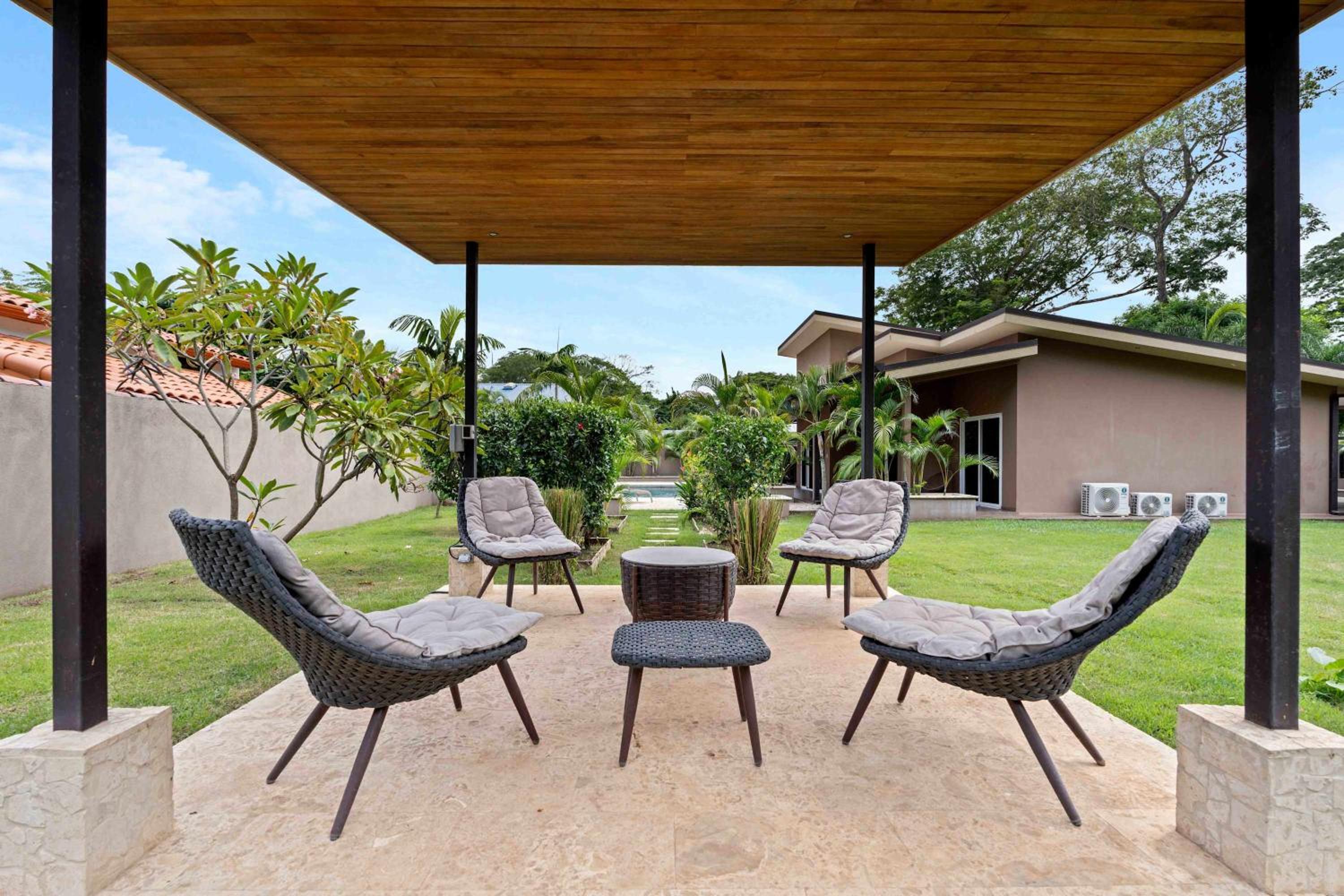 Large Pool 3BD Property Close to Potrero Beach