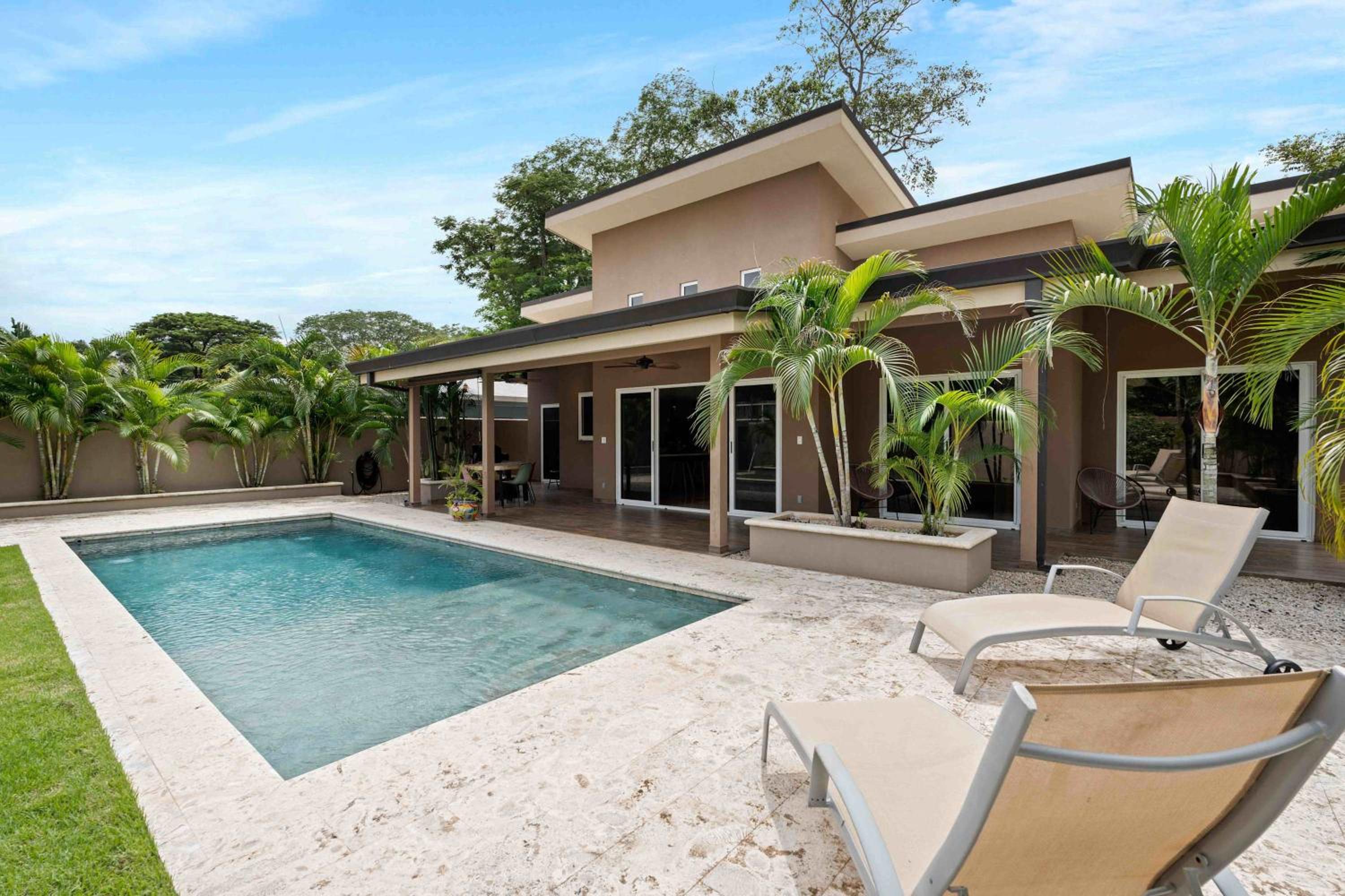 Large Pool 3BD Property Close to Potrero Beach