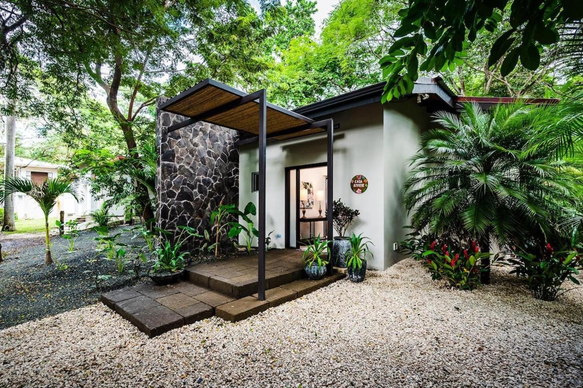 Renovated 3 bd Beach Walkable Pool