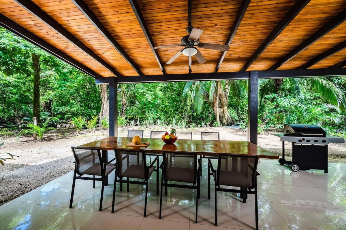 Renovated 3 bd Beach Walkable Pool
