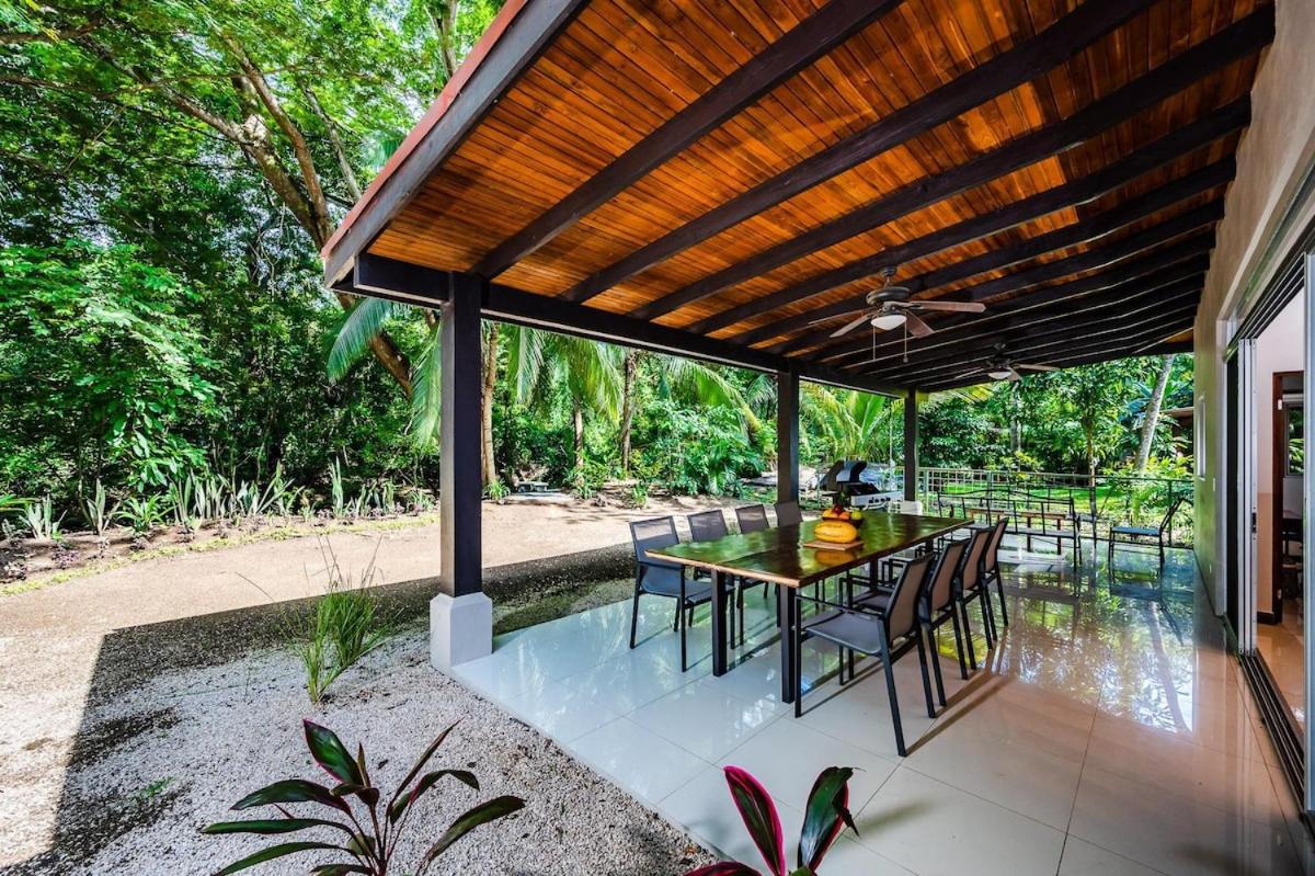 Renovated 3 bd Beach Walkable Pool