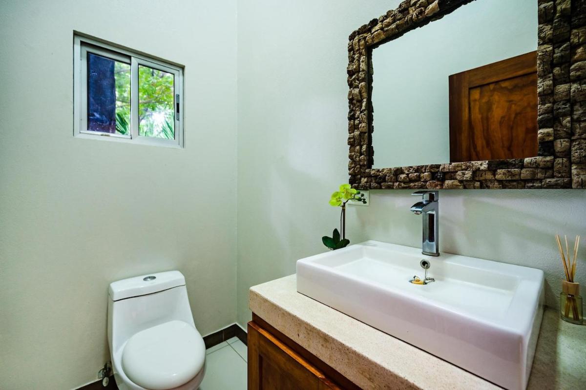 Renovated 3 bd Beach Walkable Pool