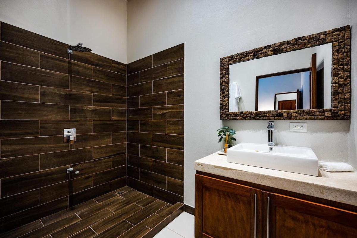 Renovated 3 bd Beach Walkable Pool