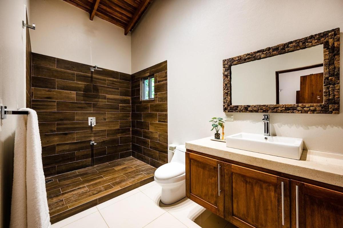Renovated 3 bd Beach Walkable Pool