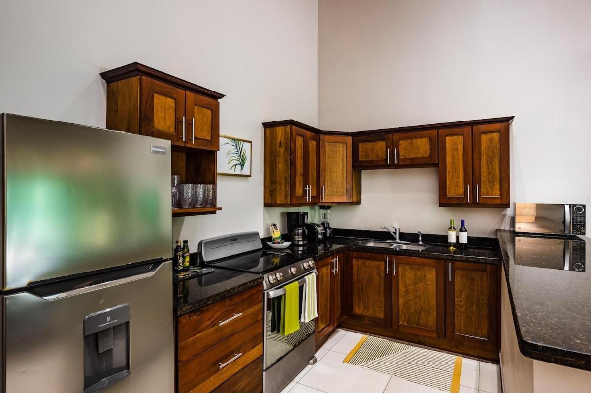 Renovated 3 bd Beach Walkable Pool