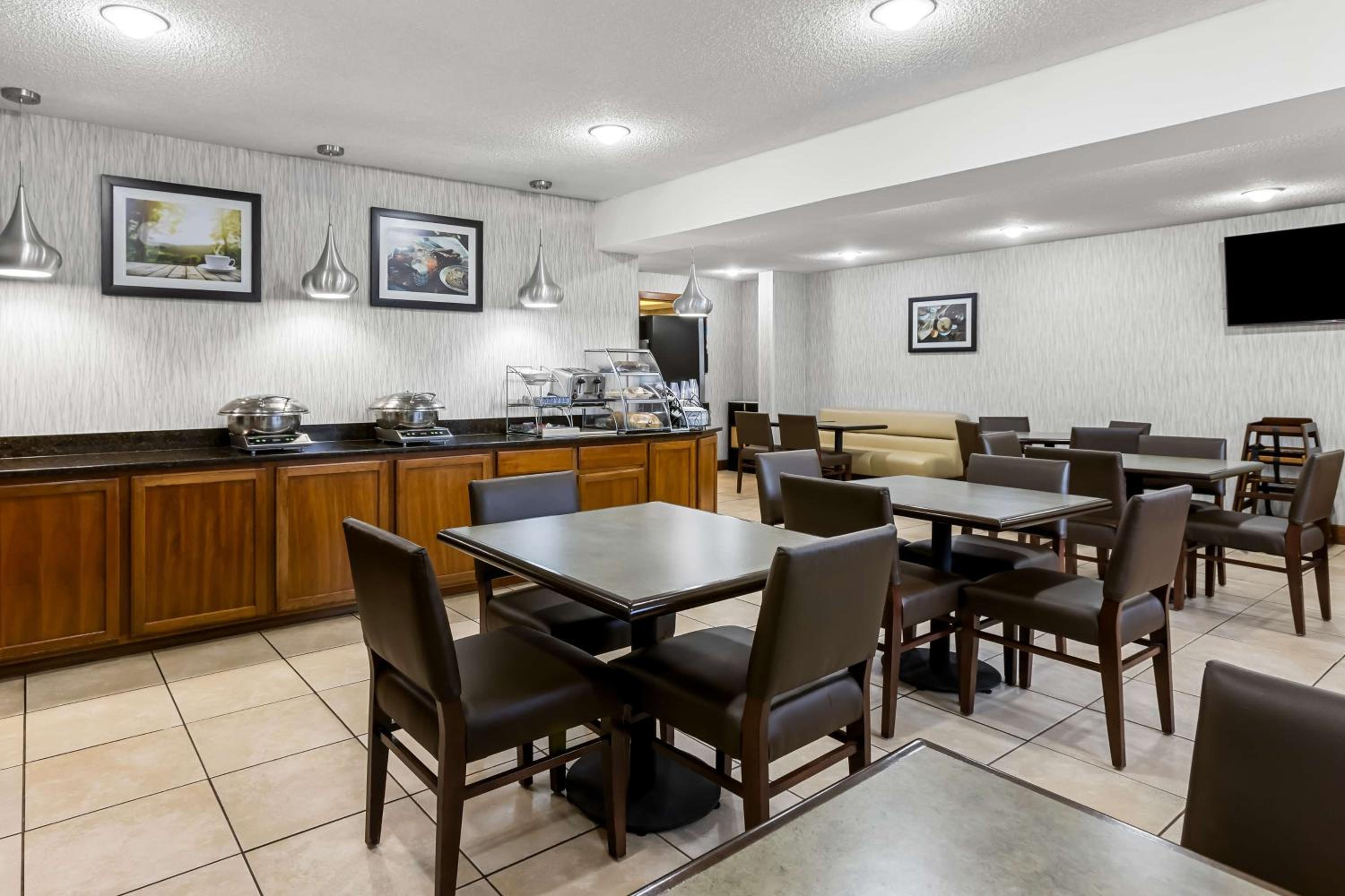Gaylord Vacations - Best Western Gaylord - Property Image 5