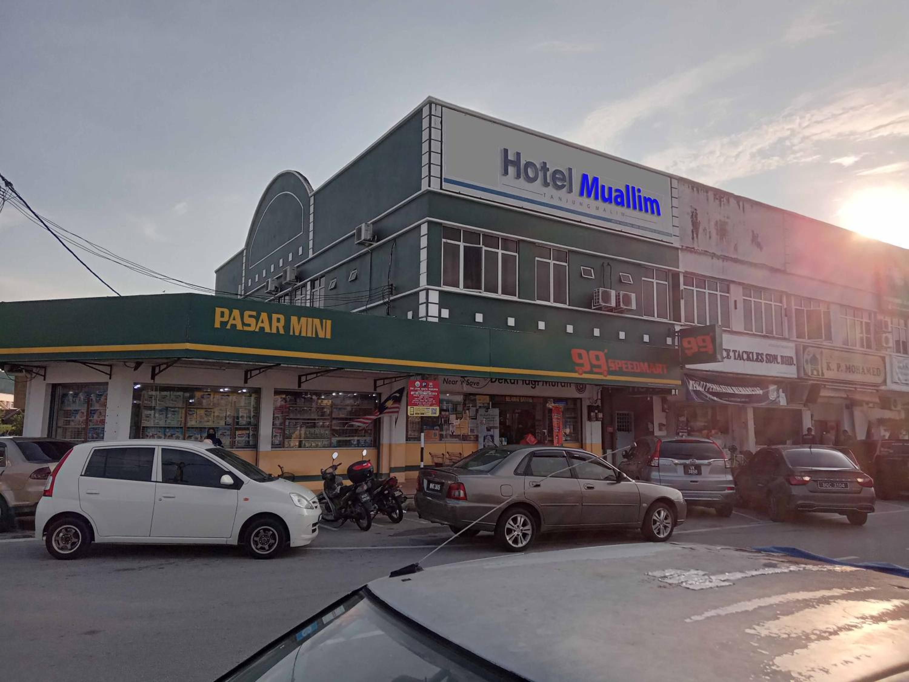 Hotel Muallim Tanjung Malim photo 1