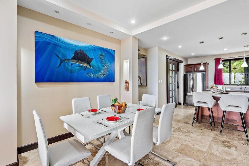 Breathtaking Ocean Views w - Pool Access