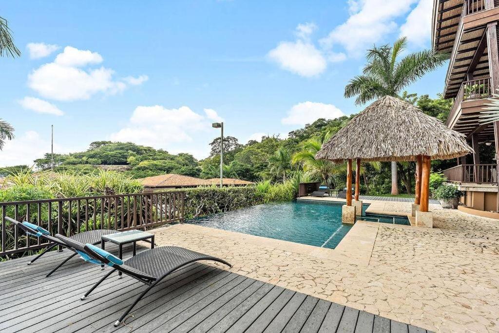 Breathtaking Ocean Views w - Pool Access