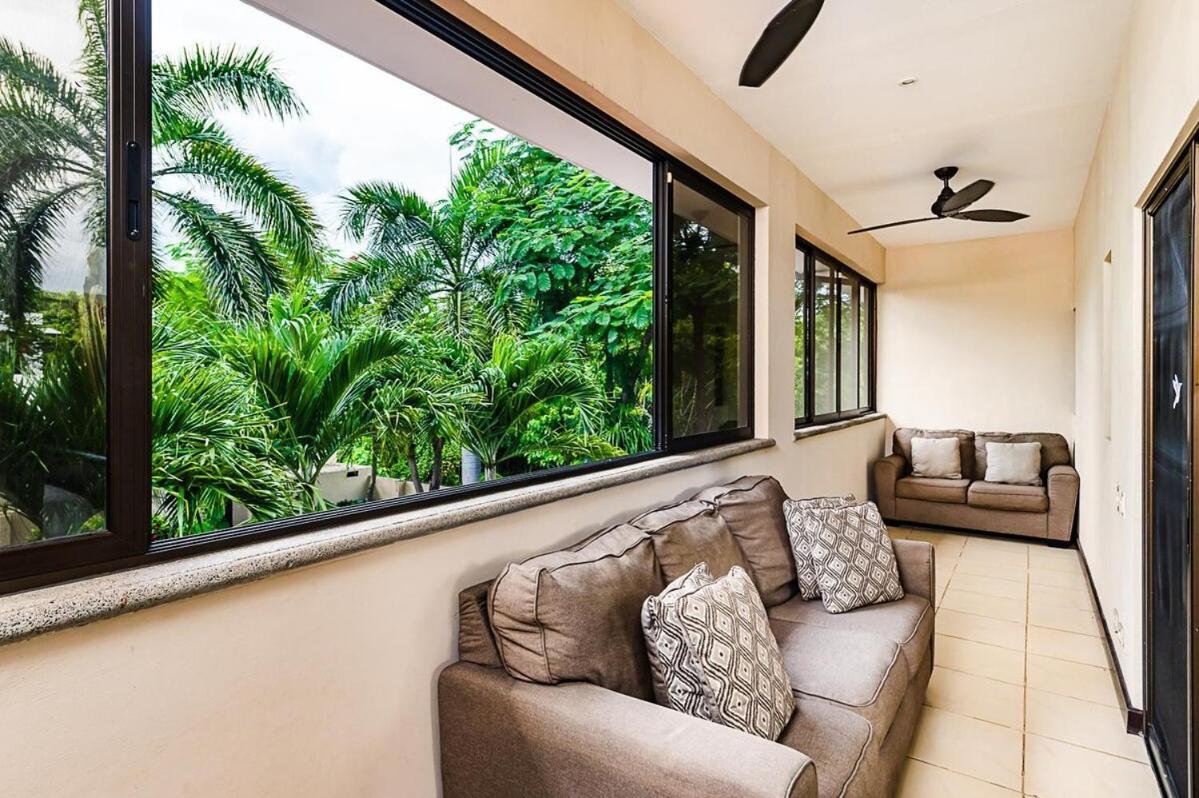 Beautiful Villa Walk to Beach Pool
