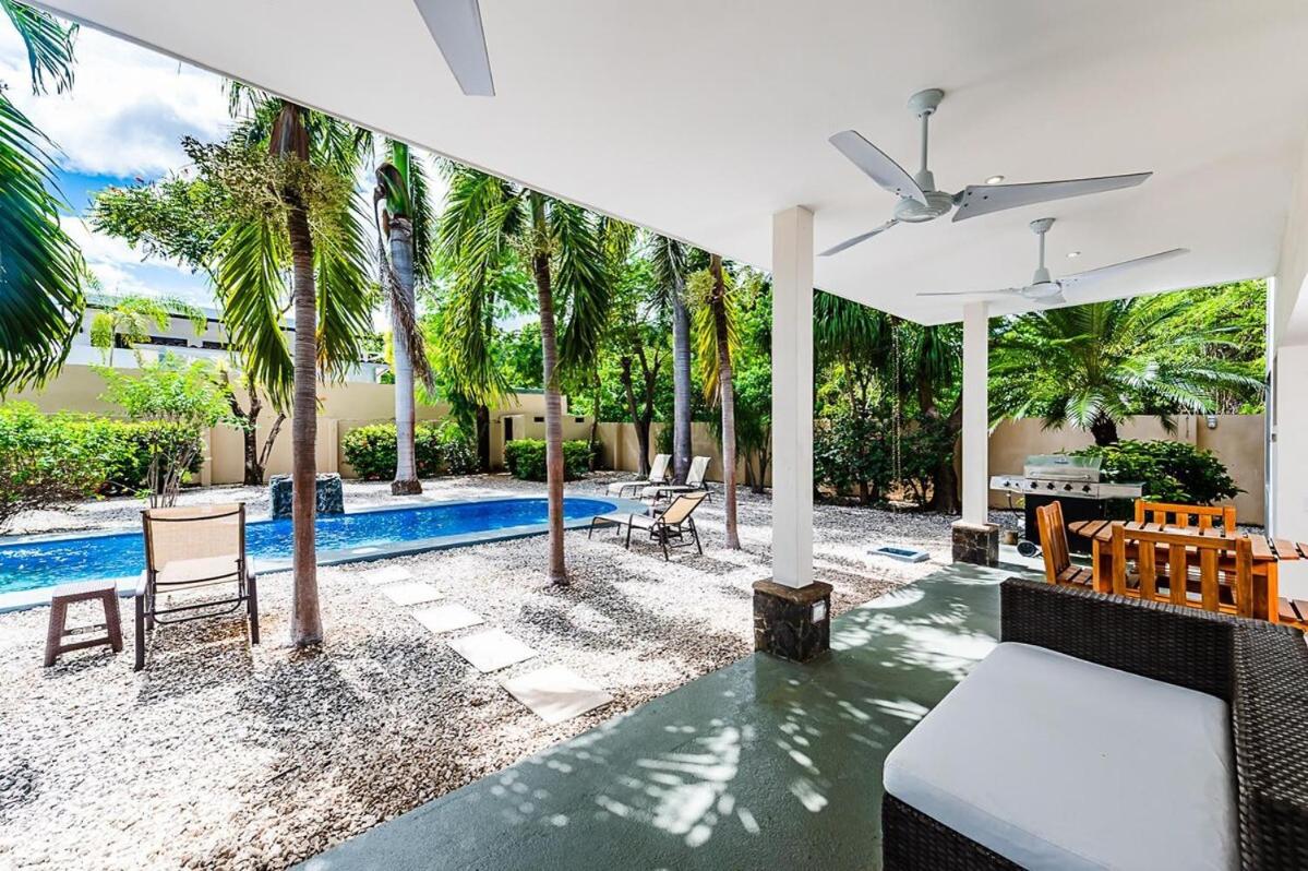 Beautiful Villa Walk to Beach Pool