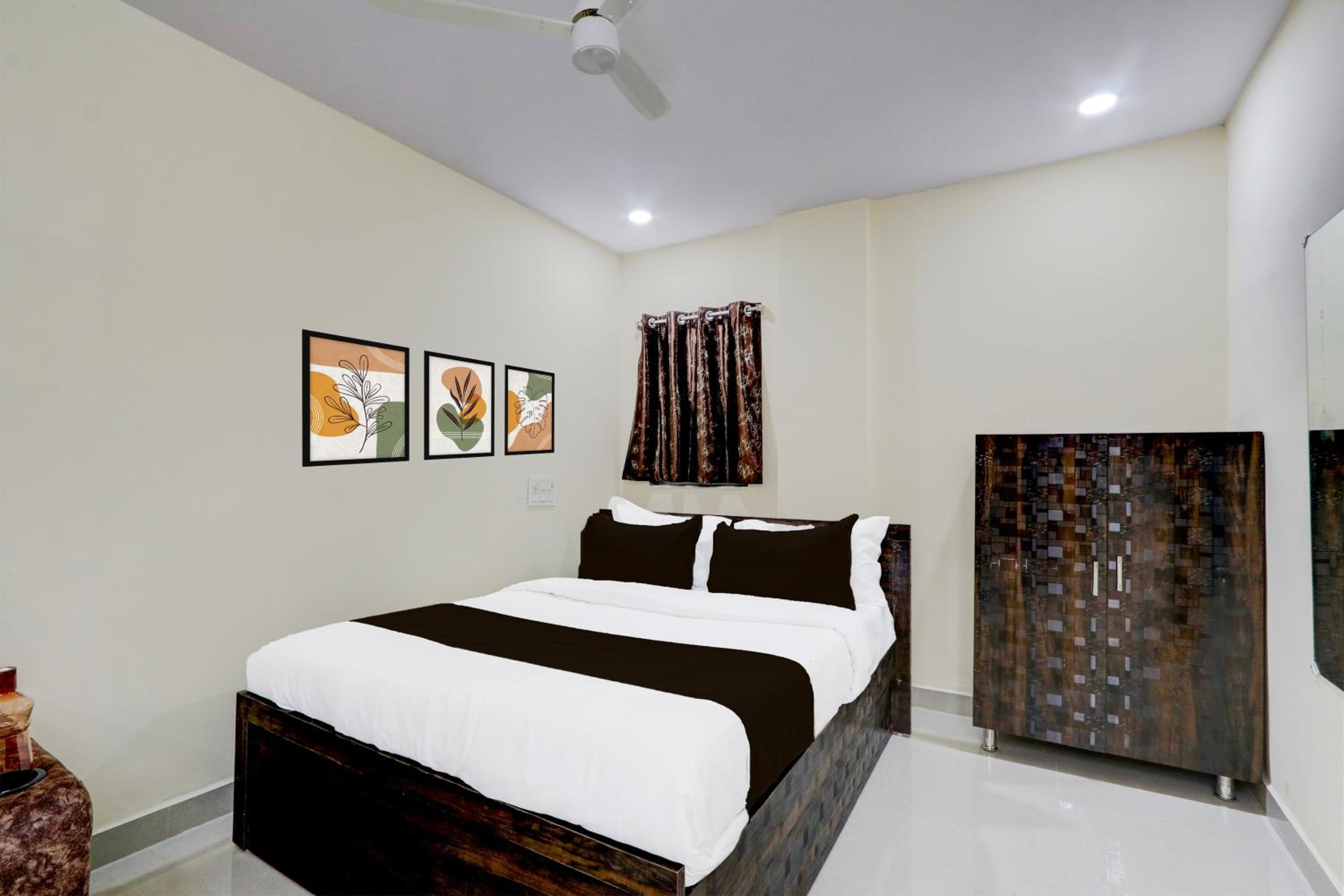 Hotel O GK Grand view 2