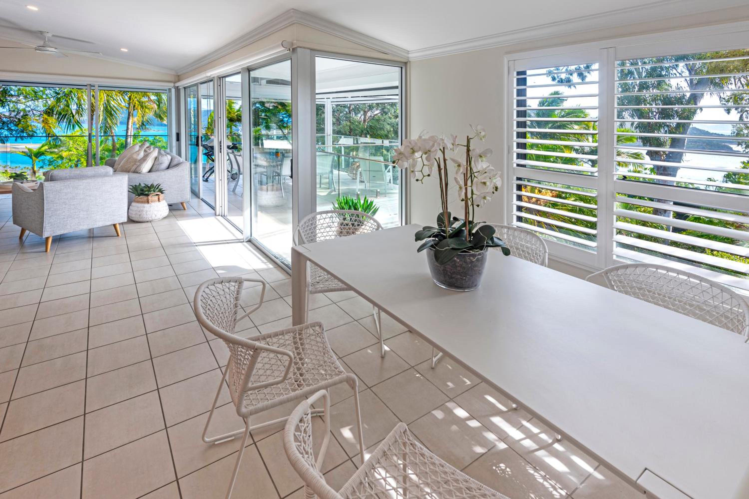 Oasis Apartments on Hamilton Island by HIHA