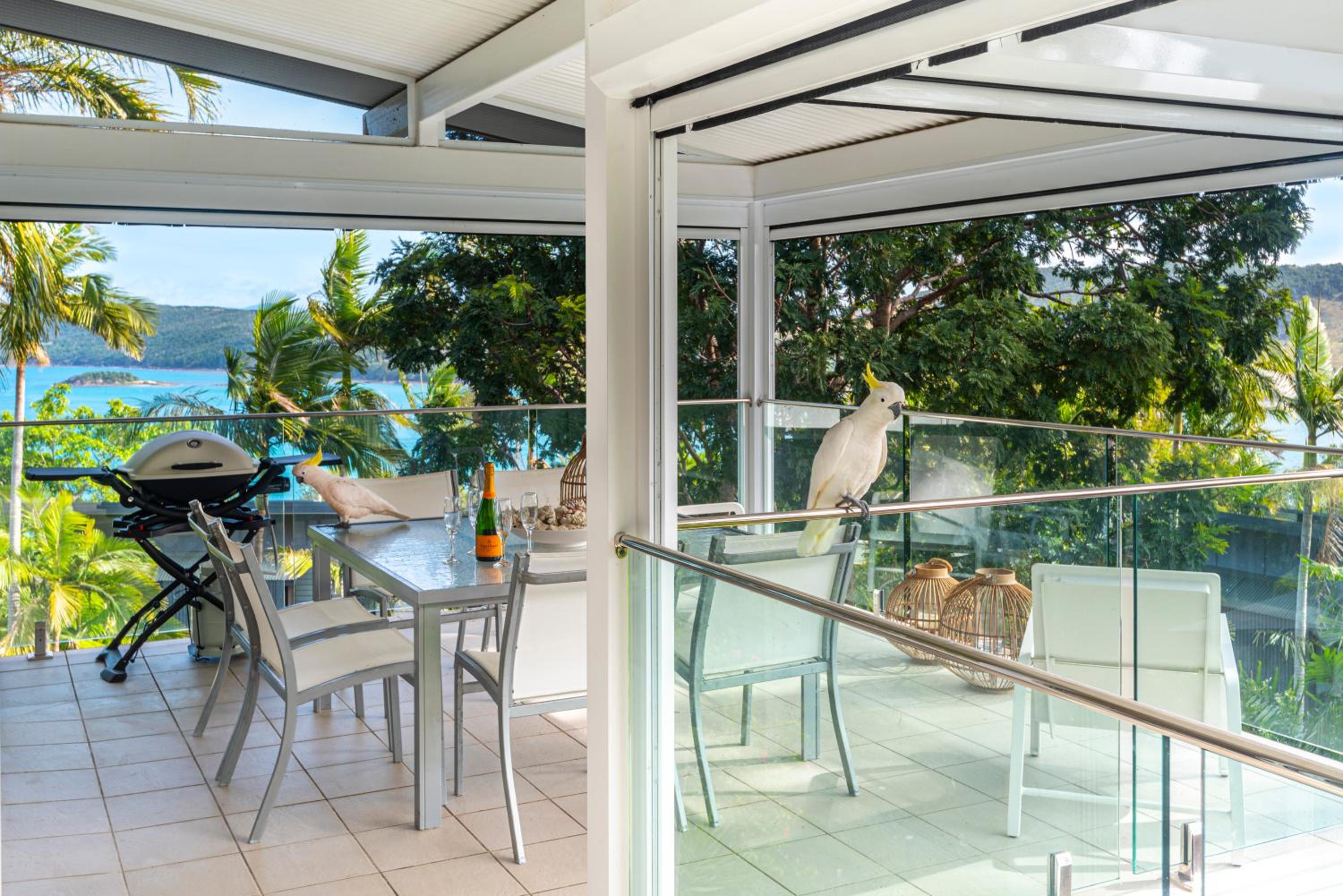 Oasis Apartments on Hamilton Island by HIHA