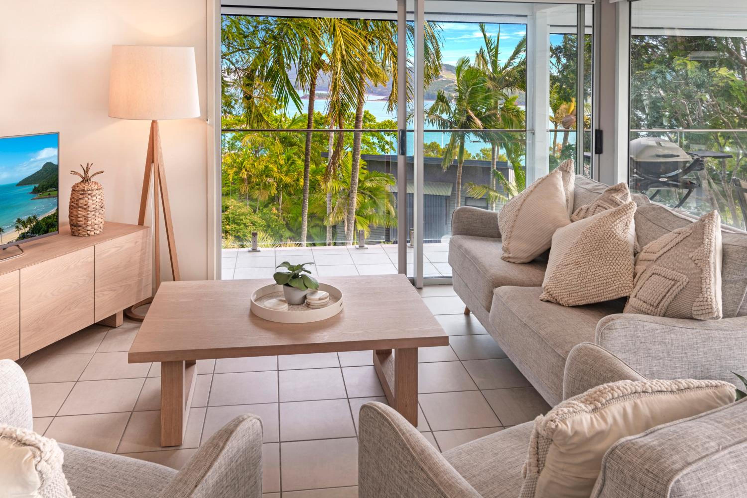 Oasis Apartments on Hamilton Island by HIHA