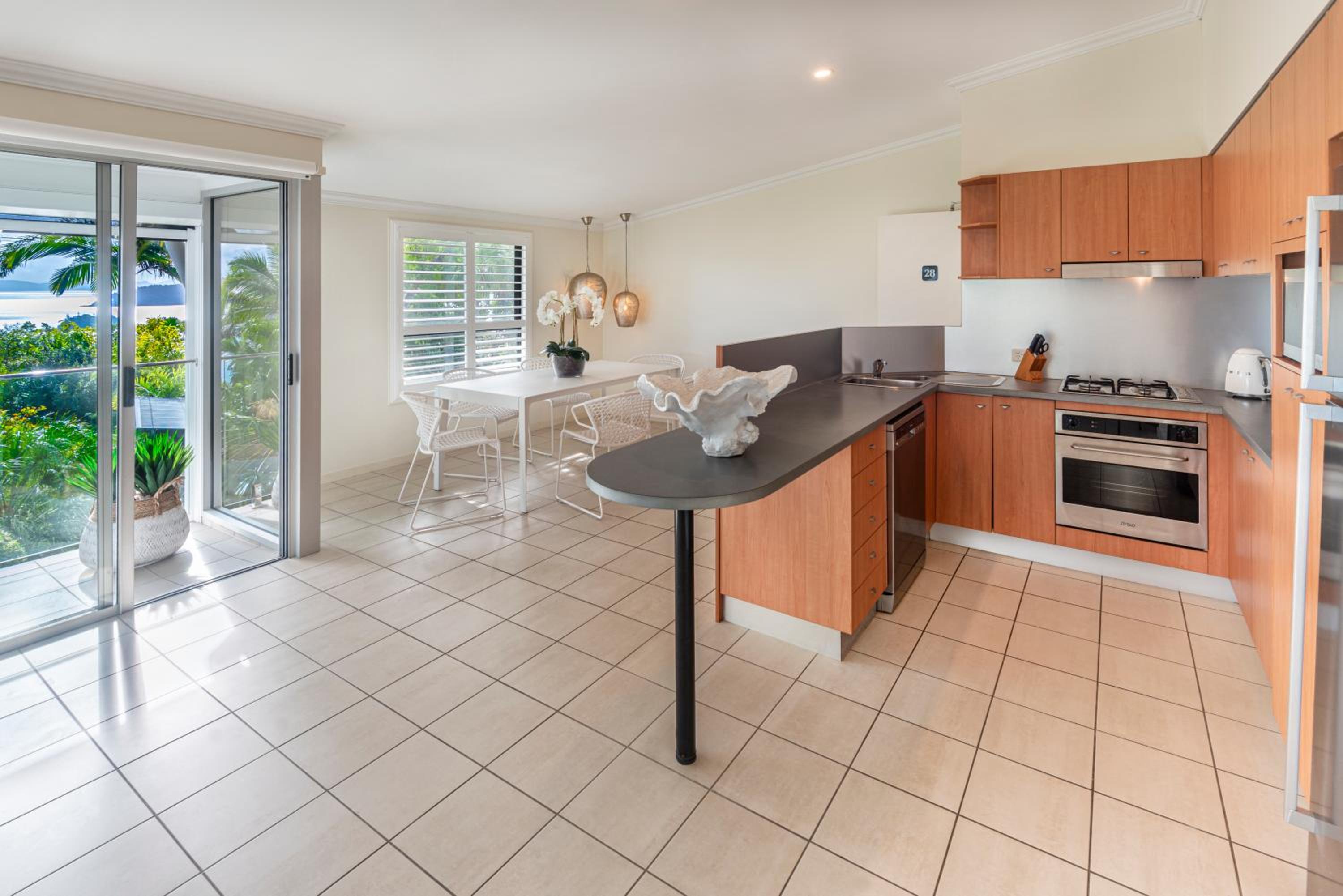 Oasis Apartments on Hamilton Island by HIHA