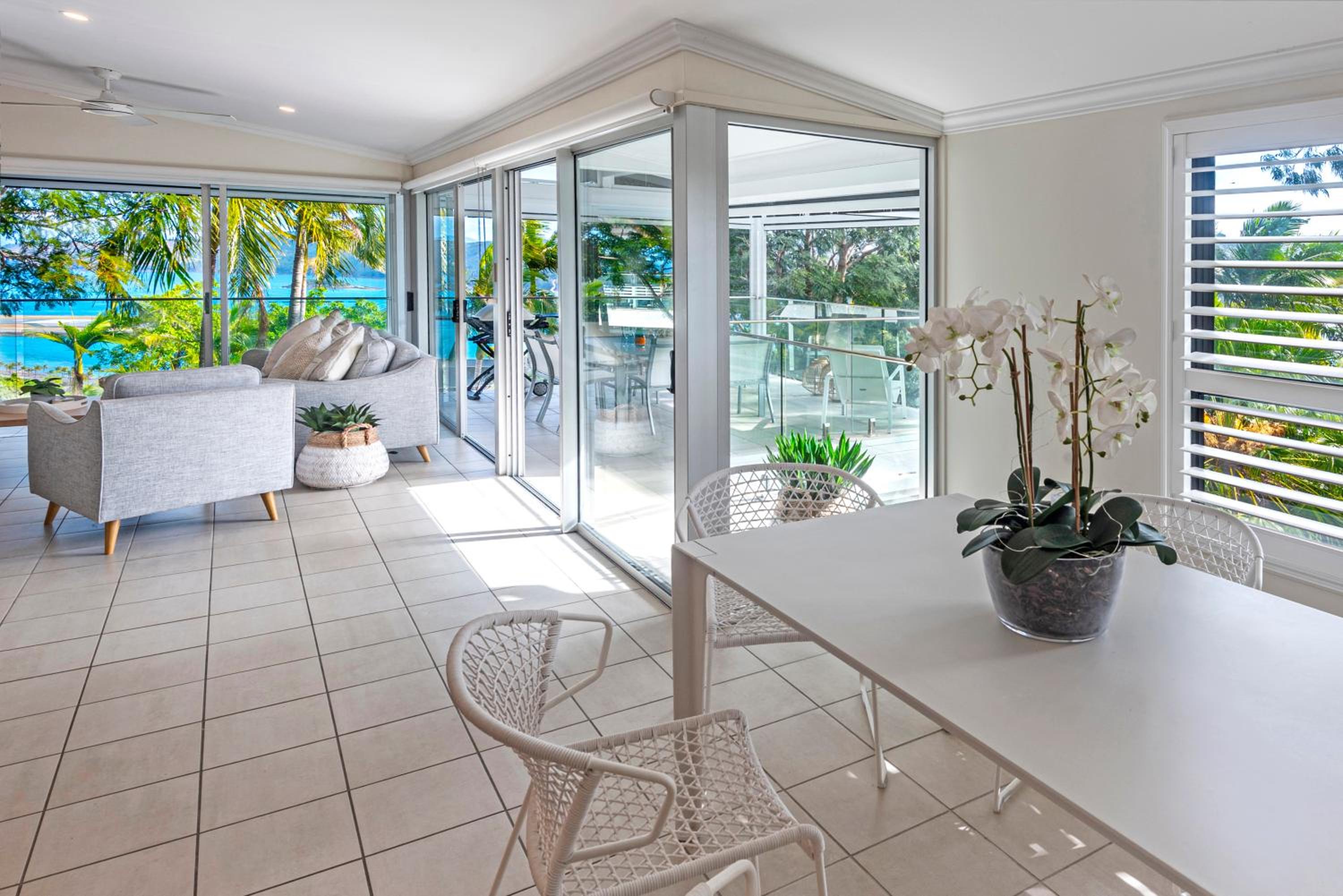 Oasis Apartments on Hamilton Island by HIHA