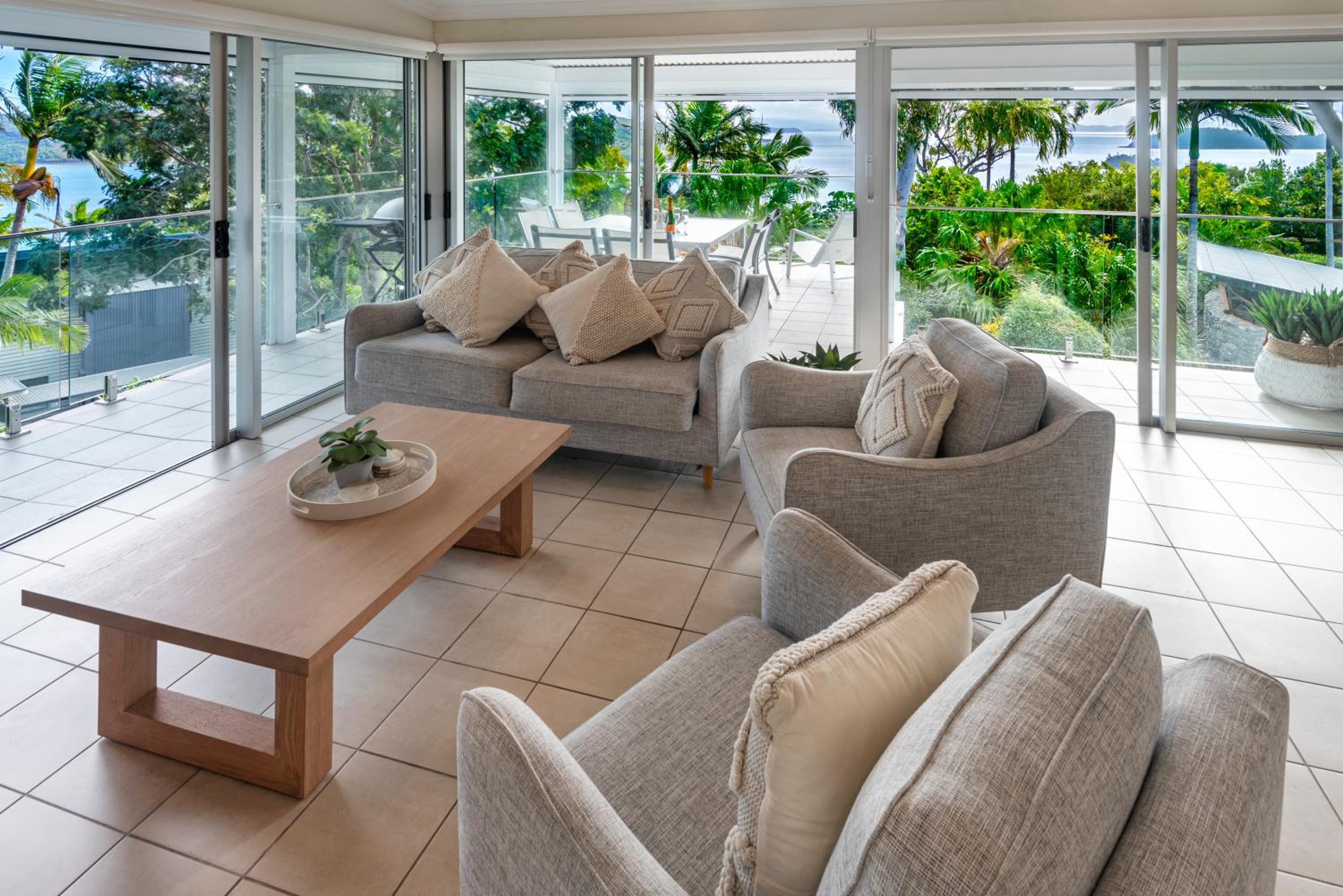 Oasis Apartments on Hamilton Island by HIHA