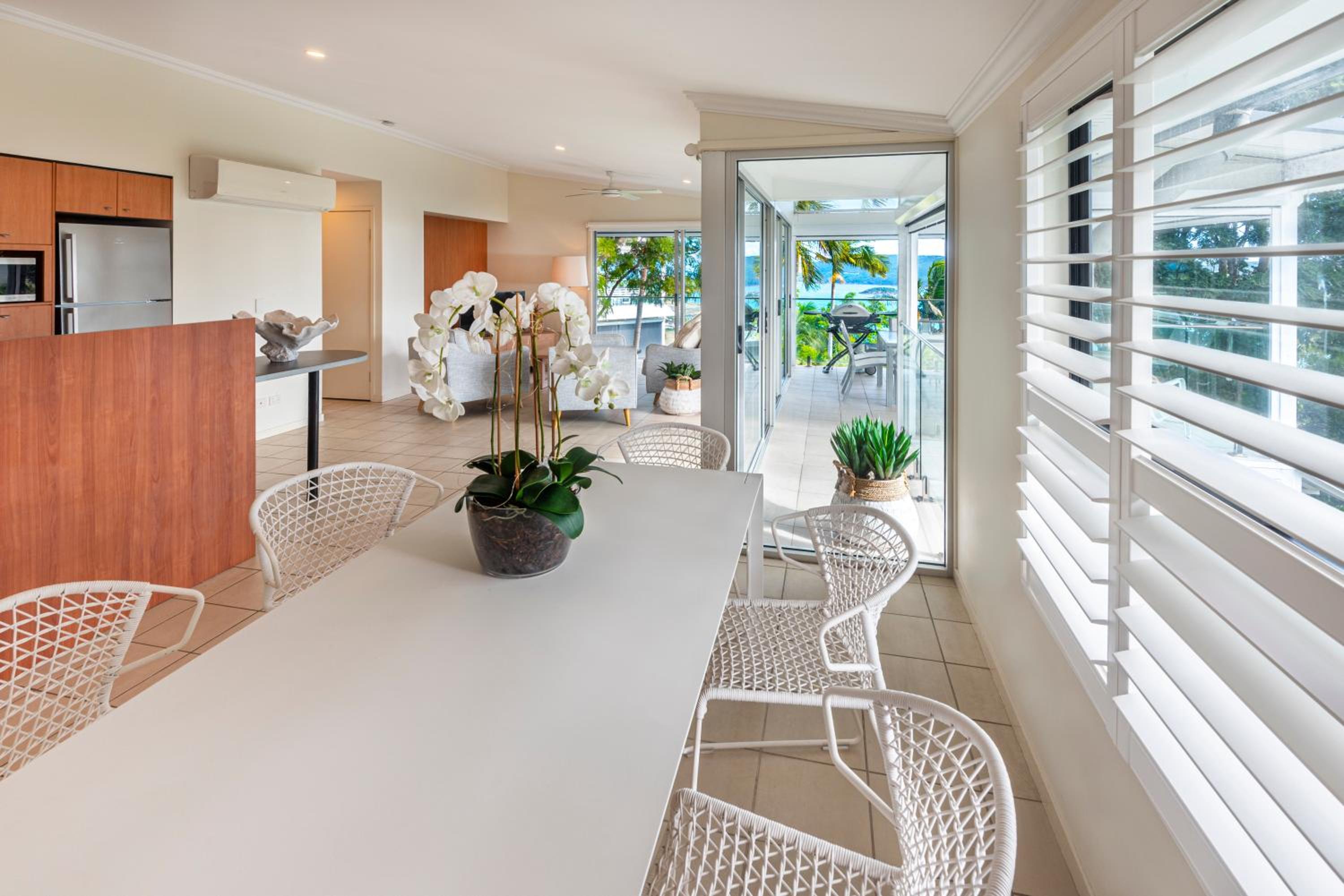Oasis Apartments on Hamilton Island by HIHA