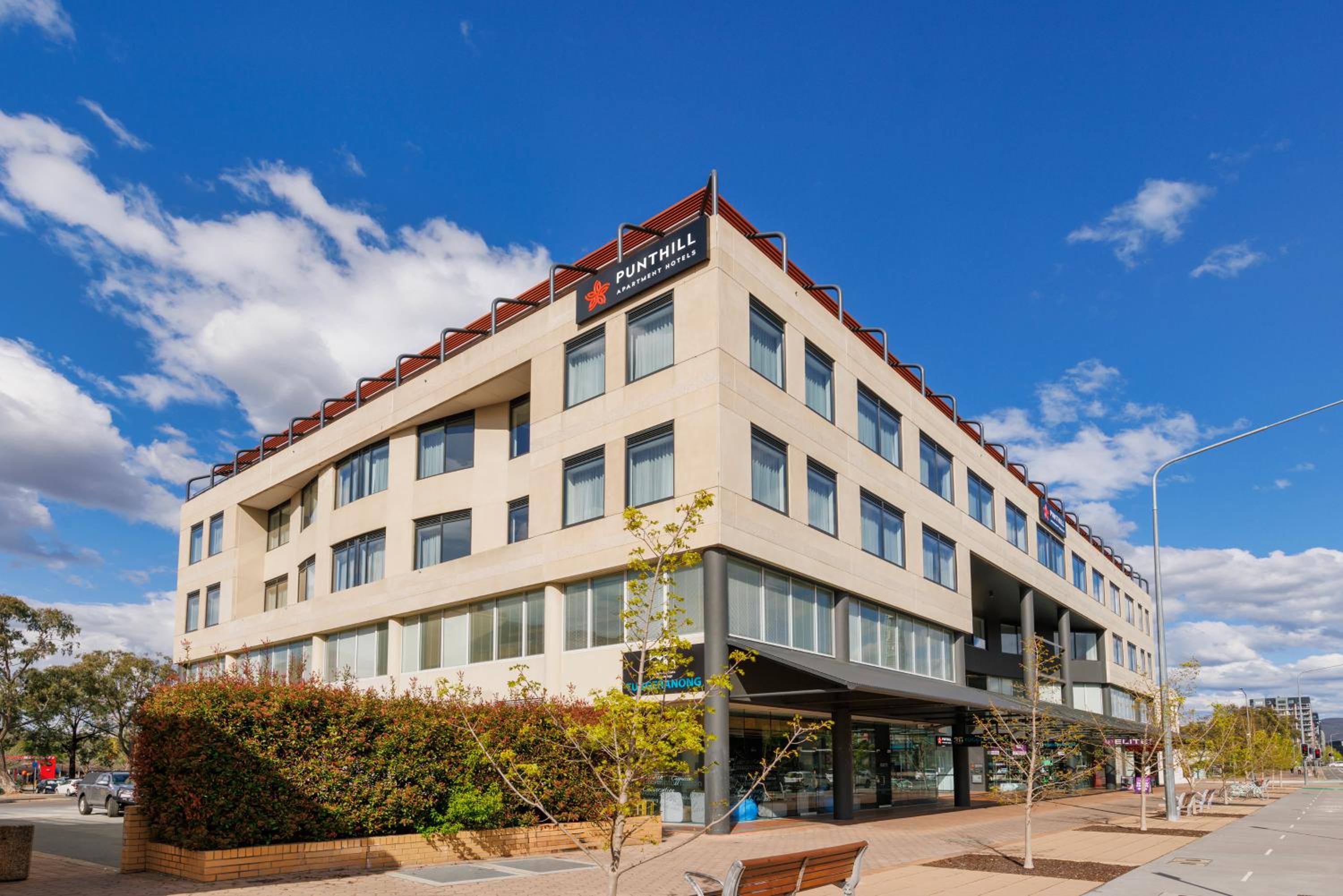 Hotel Punthill Tuggeranong - Image 1