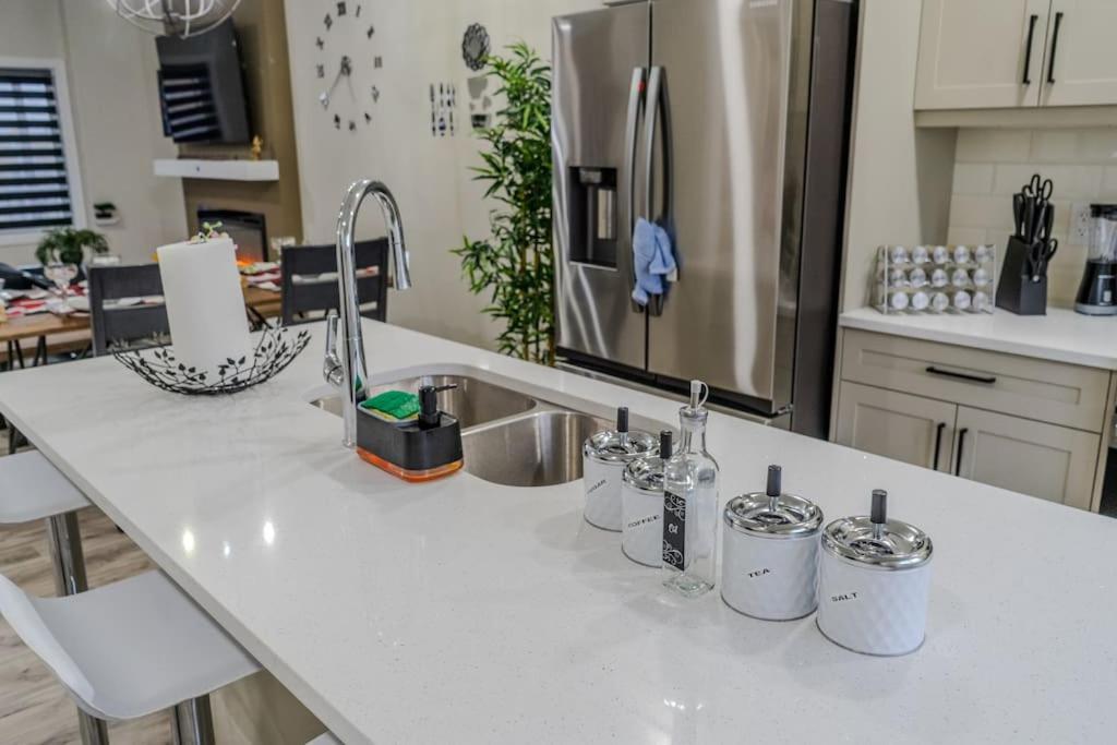Brand New Entire Luxury Home ,10Sleep- AirHockey,PoolTable-14 Min To Airport and South Edmonton, Party or Events Strictly Restricted
