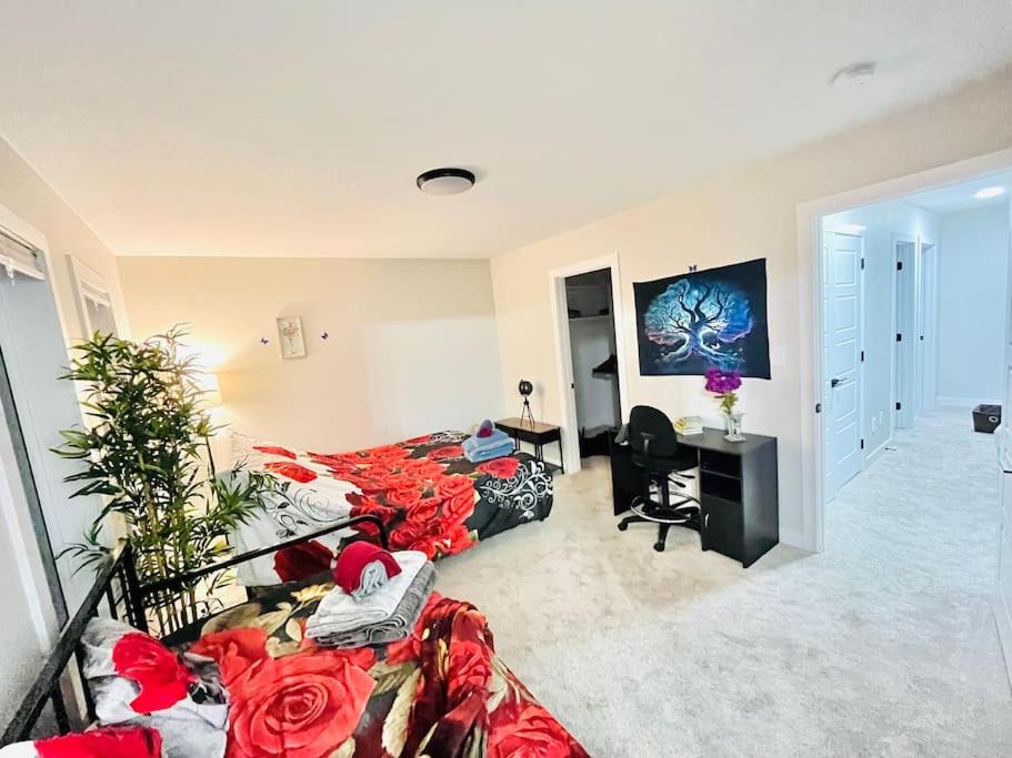 Brand New Entire Luxury Home ,10Sleep- AirHockey,PoolTable-14 Min To Airport and South Edmonton, Party or Events Strictly Restricted