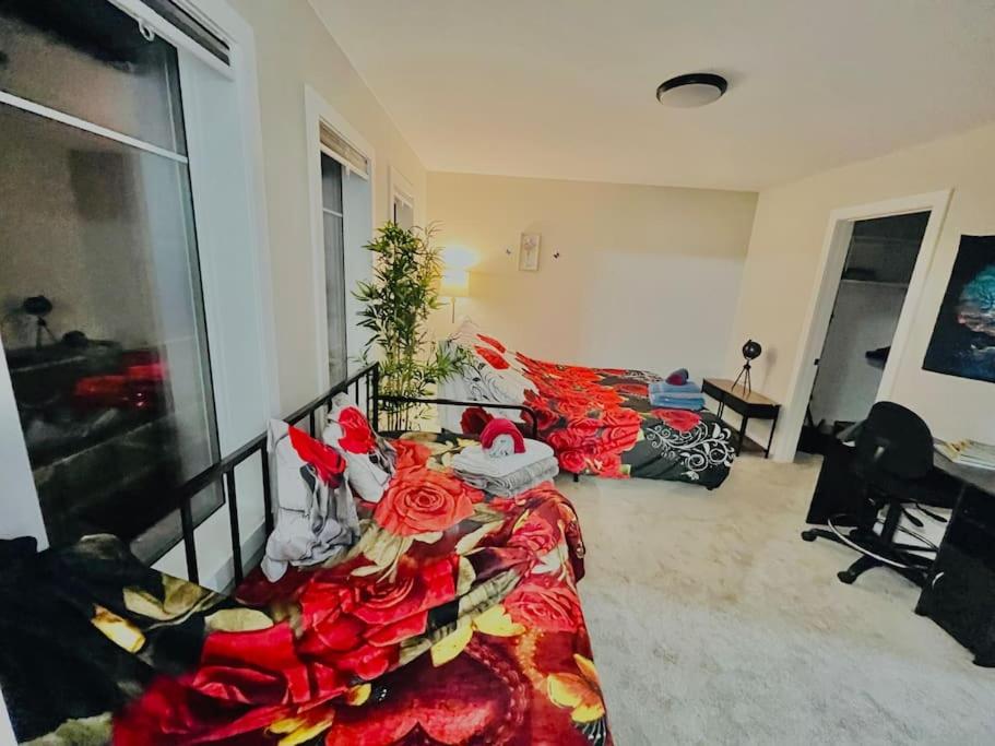 Brand New Entire Luxury Home ,10Sleep- AirHockey,PoolTable-14 Min To Airport and South Edmonton, Party or Events Strictly Restricted