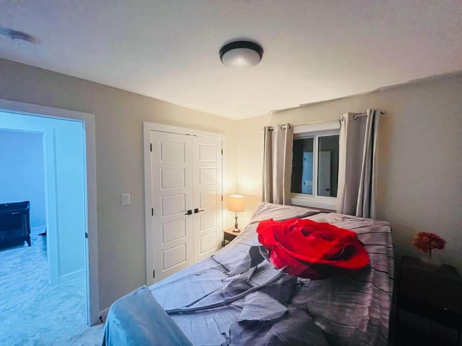 Brand New Entire Luxury Home ,10Sleep- AirHockey,PoolTable-14 Min To Airport and South Edmonton, Party or Events Strictly Restricted