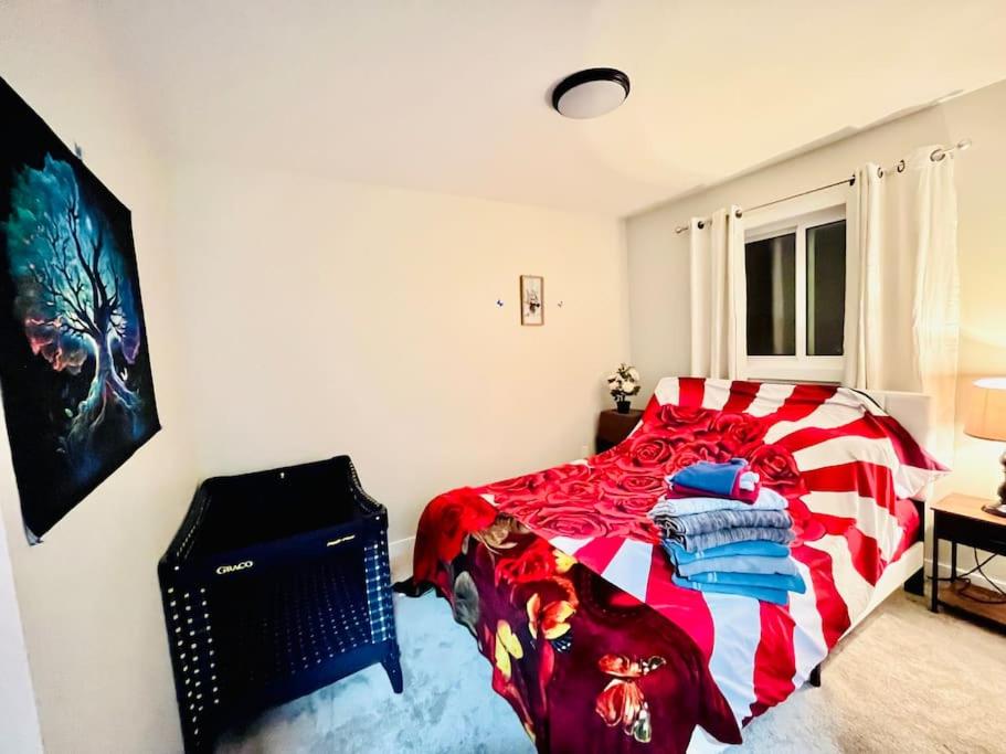 Brand New Entire Luxury Home ,10Sleep- AirHockey,PoolTable-14 Min To Airport and South Edmonton, Party or Events Strictly Restricted