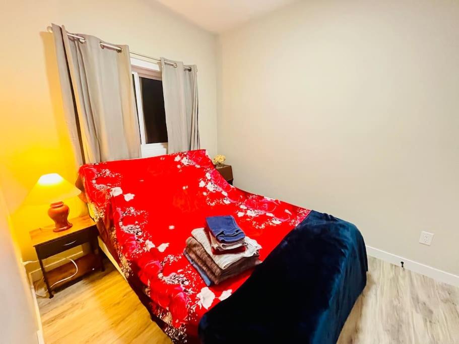 Brand New Entire Luxury Home ,10Sleep- AirHockey,PoolTable-14 Min To Airport and South Edmonton, Party or Events Strictly Restricted